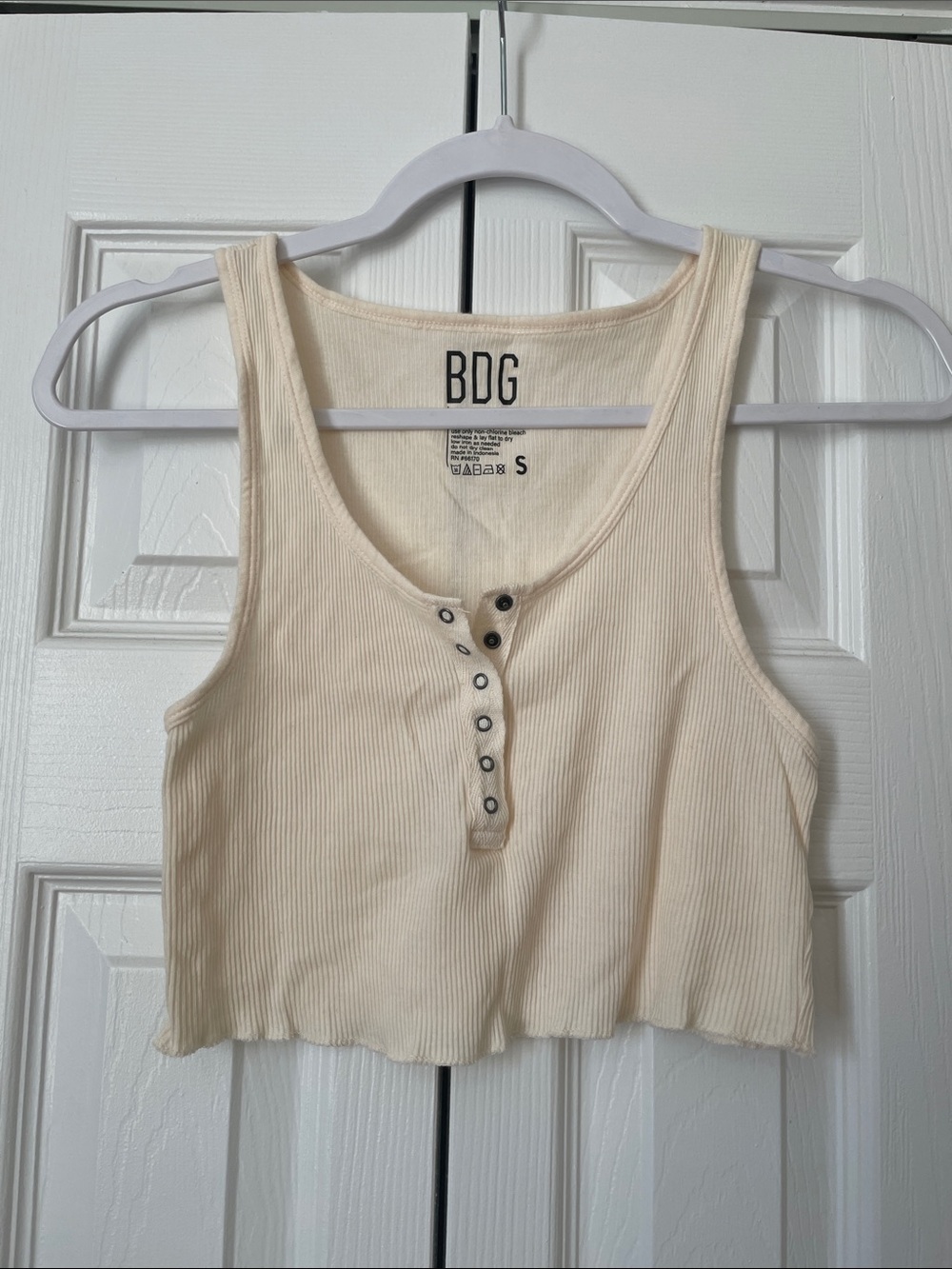 BDG Cream Ribbed Snap-Front Cropped Tank - Picture 2 of 3